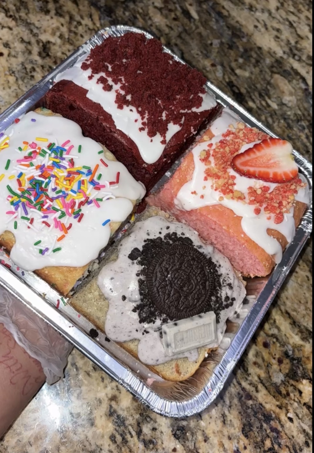 4-pan mini cake box: funfetti, red velvet, strawberry crunch, cookies & cream